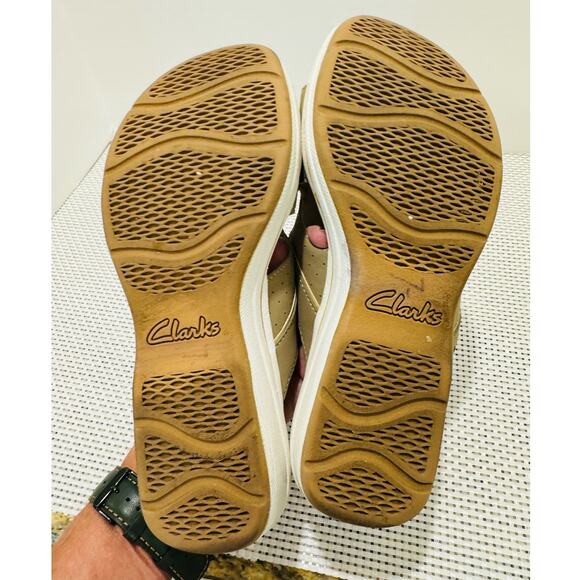 Clarks Daisy Drift Memory Form Cushion Slip on Adjustable Wedge Womens Sandal 8 - Picture 11 of 11